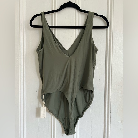 Aerie Smoothez Plunge Olive Green Bodysuit - Picture 4 of 4